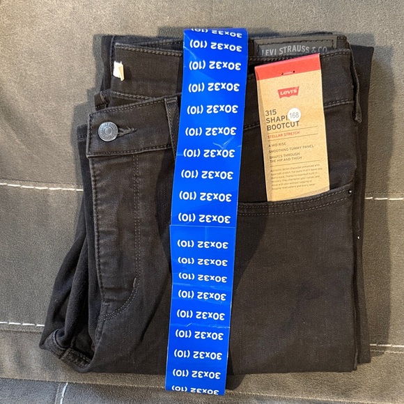 Levi's women’s Dark Bootcut Jeans - Picture 2 of 3